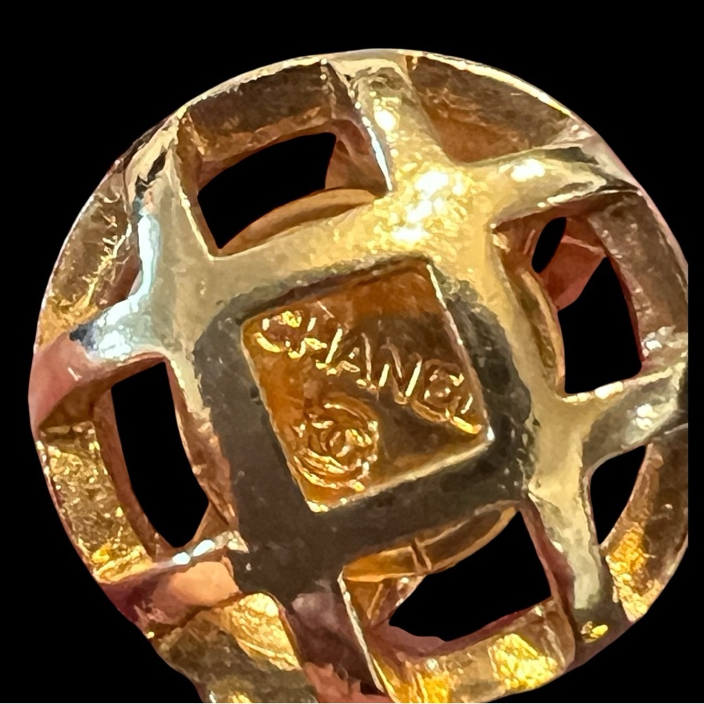 CHANEL Pre-Owned
20th Century Gold Plated CC Bird Cage Drop Clip On Earrings - Picture 4 of 5